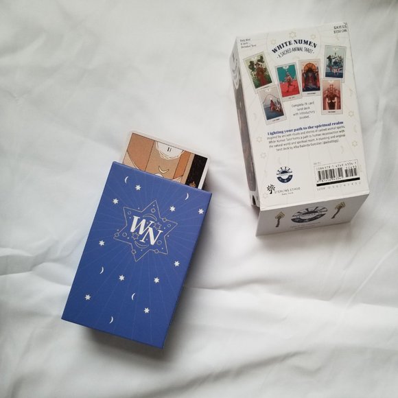 White Numen Tarot: A Sacred Animal Tarot Deck (Modern Tarot Library) - Picture 10 of 10